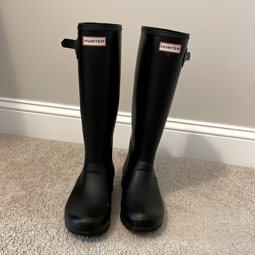 Classic hunter boots. Gently worn,soles pristine, light toe scuff. As pictured.